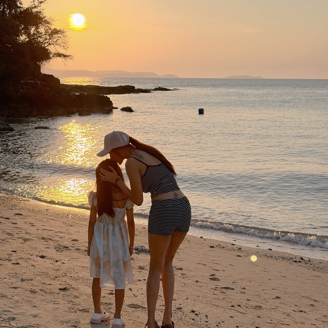 อุ้ม - ลักขณา วัธนวงส์ศิริ