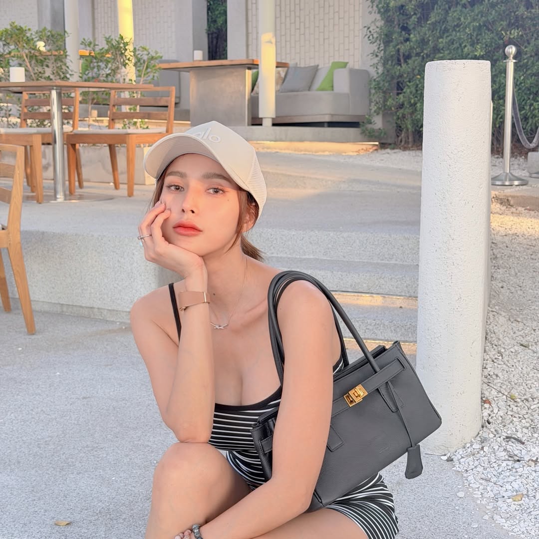 อุ้ม - ลักขณา วัธนวงส์ศิริ