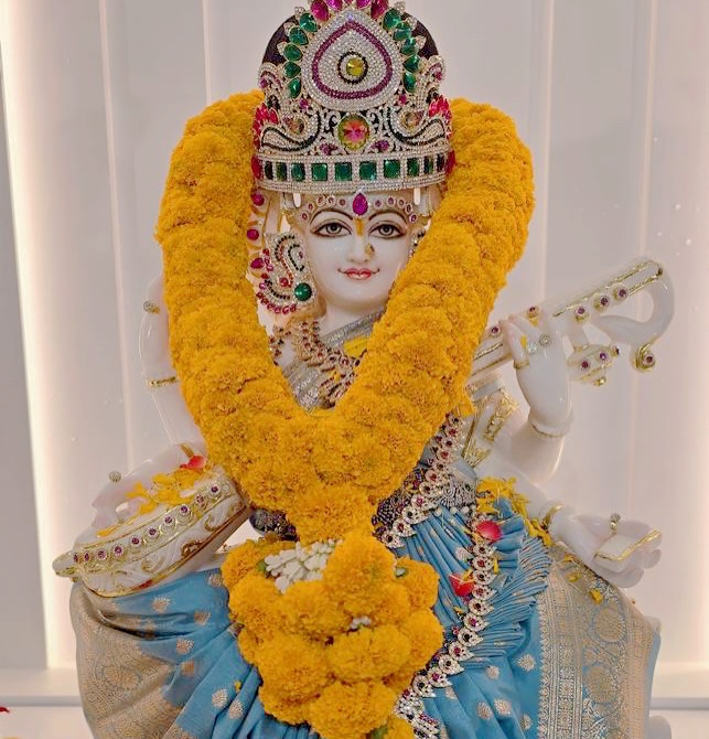 อุ้ม - ลักขณา วัธนวงส์ศิริ