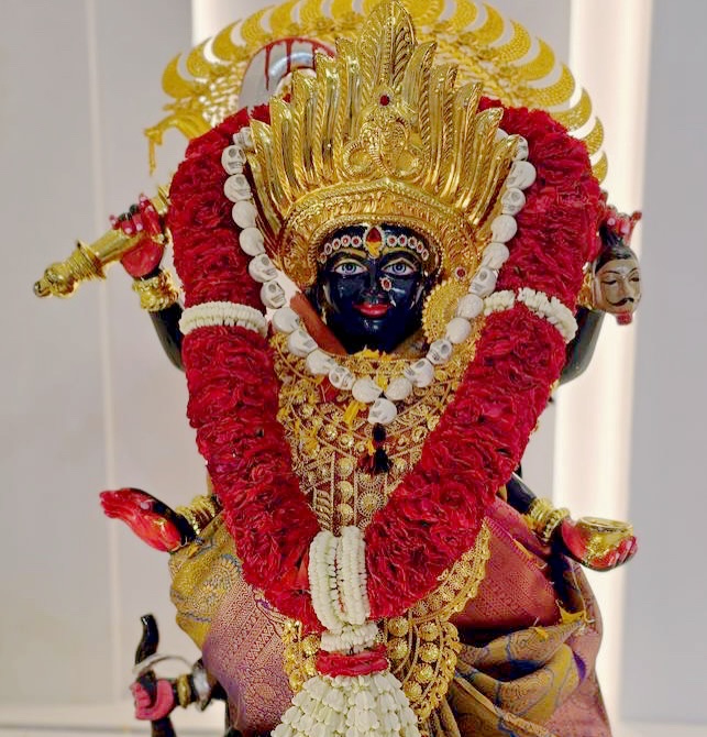 อุ้ม - ลักขณา วัธนวงส์ศิริ