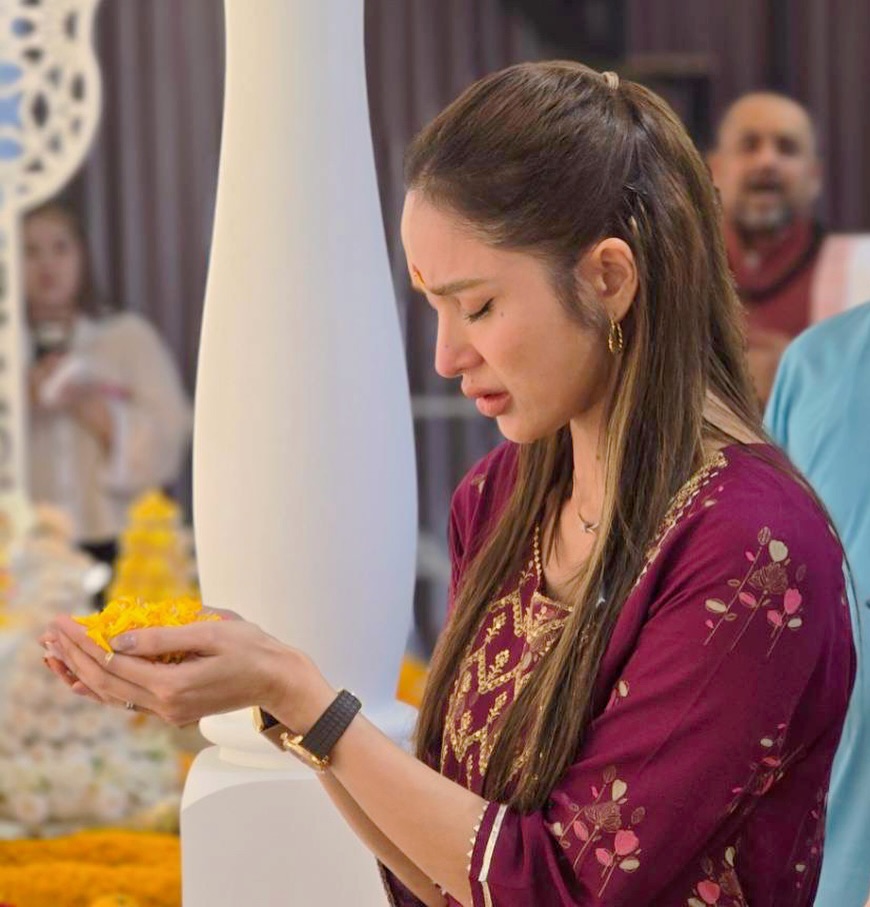 อุ้ม - ลักขณา วัธนวงส์ศิริ