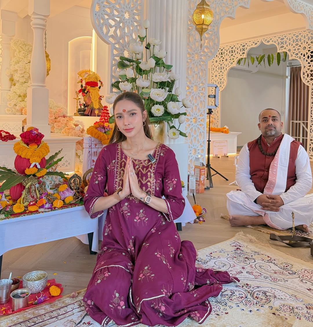 อุ้ม - ลักขณา วัธนวงส์ศิริ