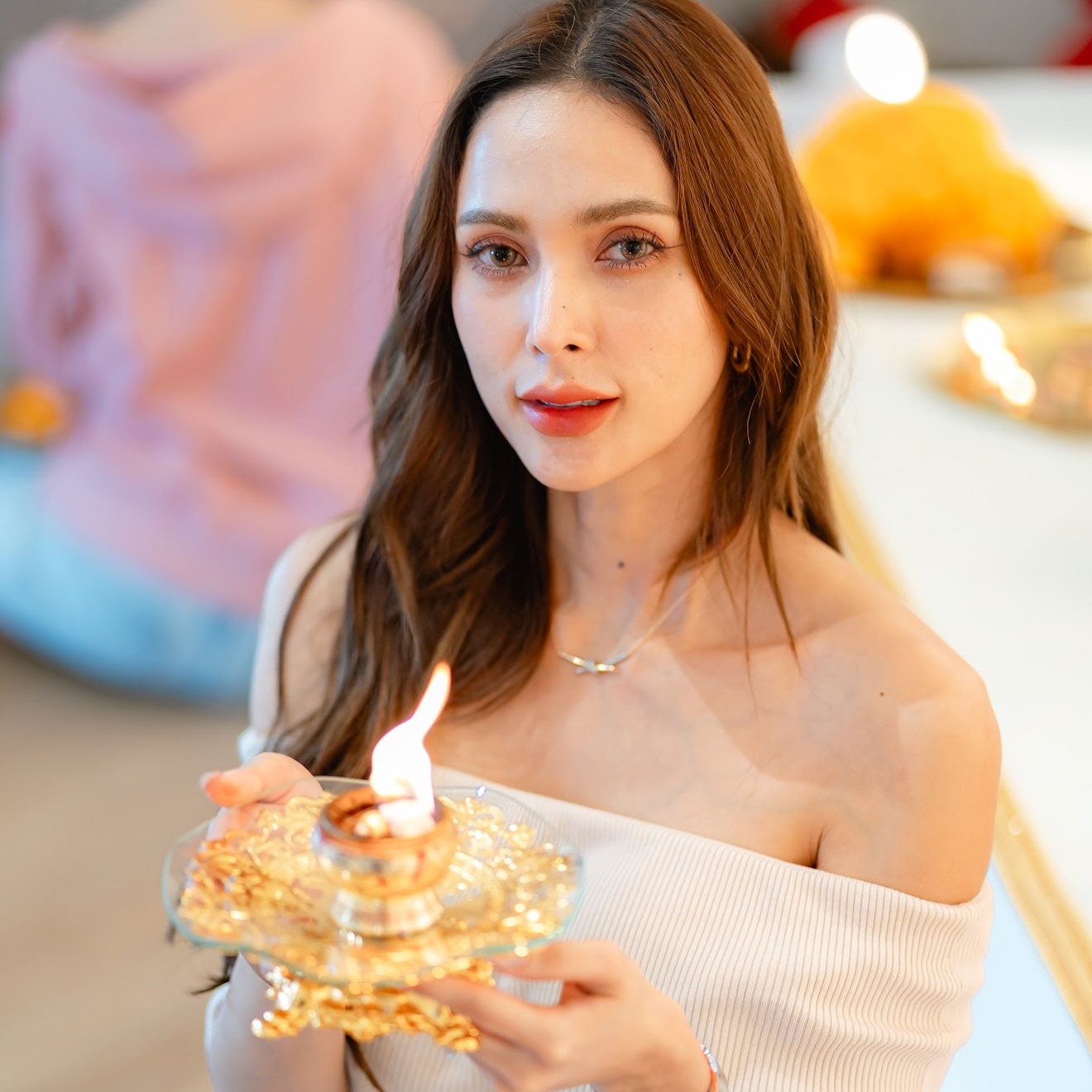 อุ้ม - ลักขณา วัธนวงส์ศิริ