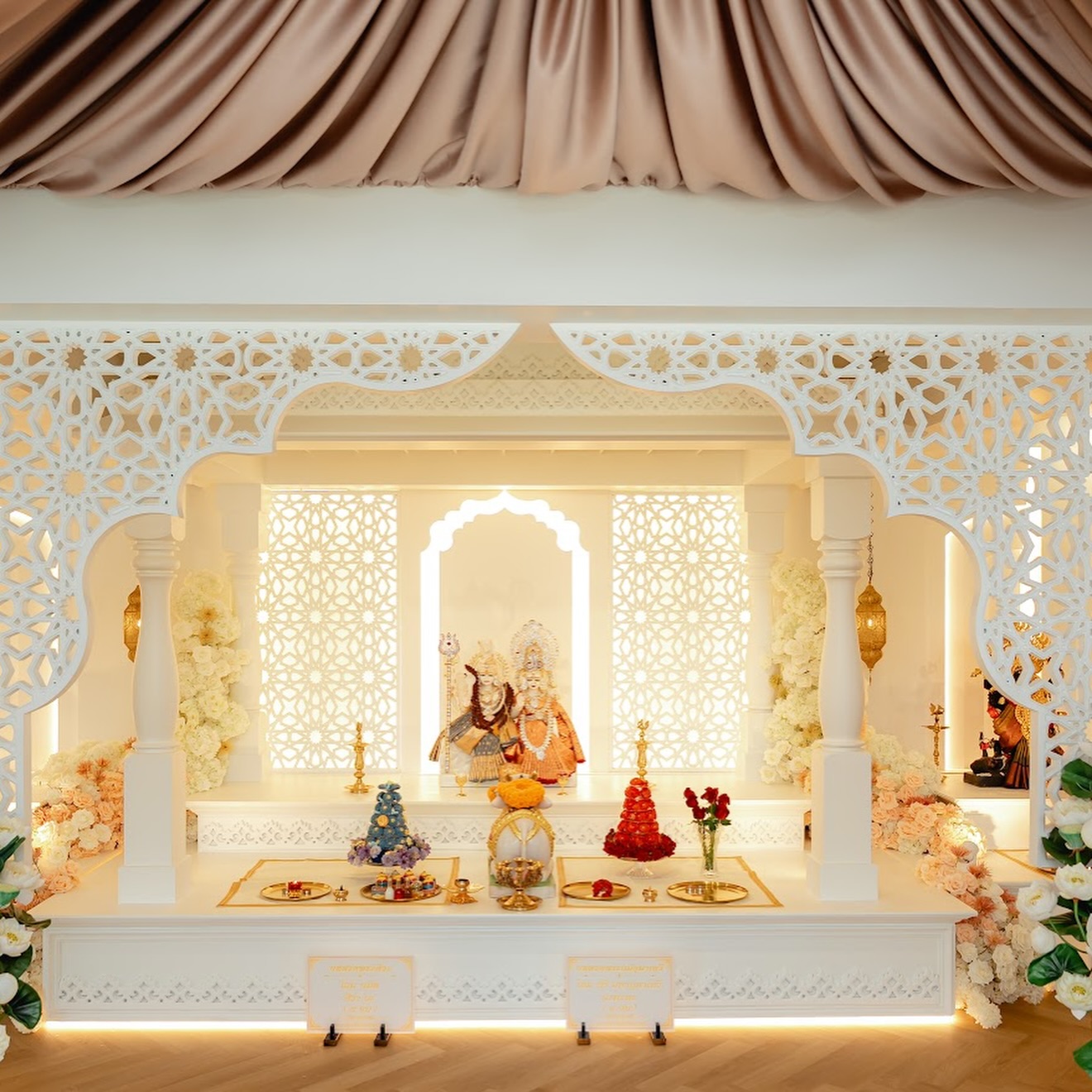 อุ้ม - ลักขณา วัธนวงส์ศิริ