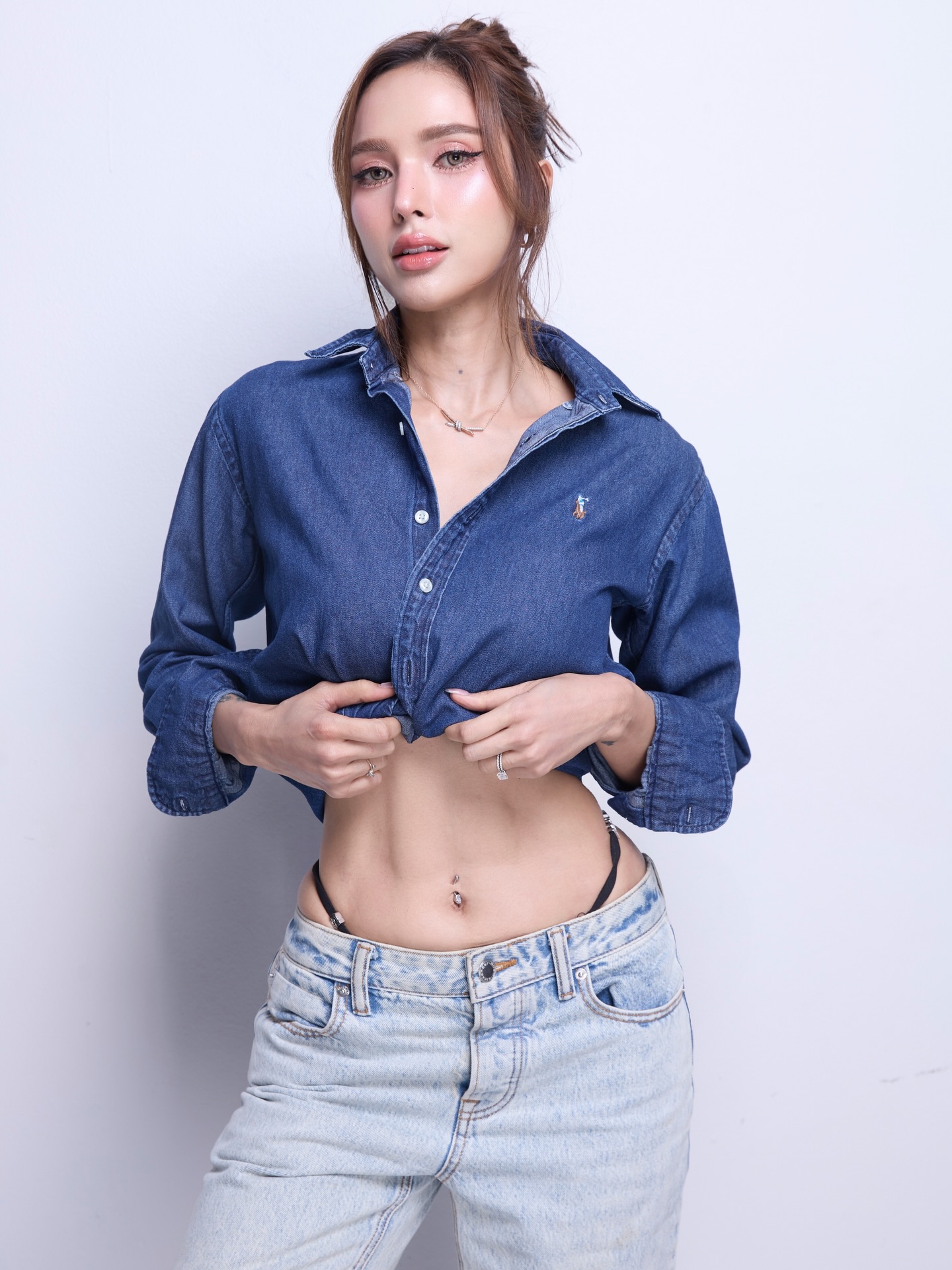 อุ้ม - ลักขณา วัธนวงส์ศิริ