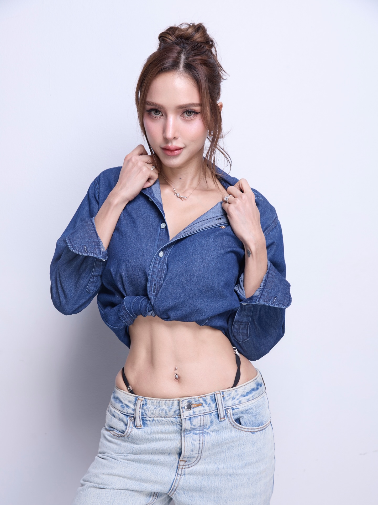 อุ้ม - ลักขณา วัธนวงส์ศิริ