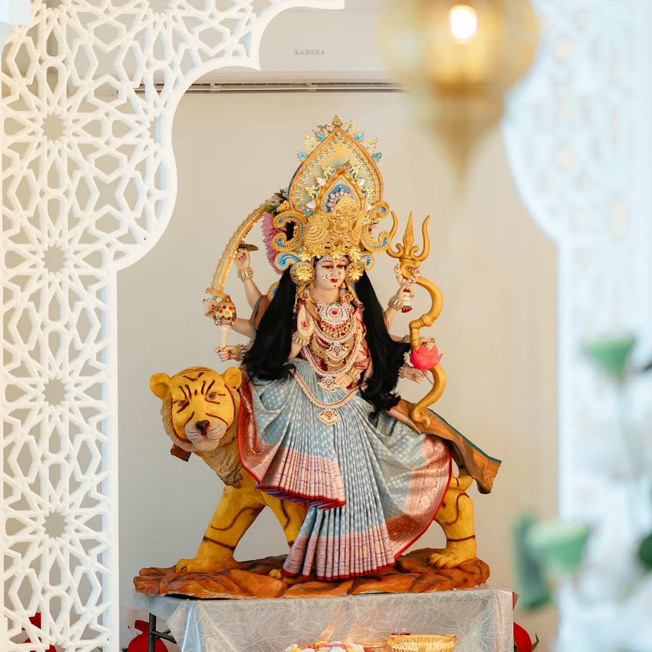 อุ้ม - ลักขณา วัธนวงส์ศิริ