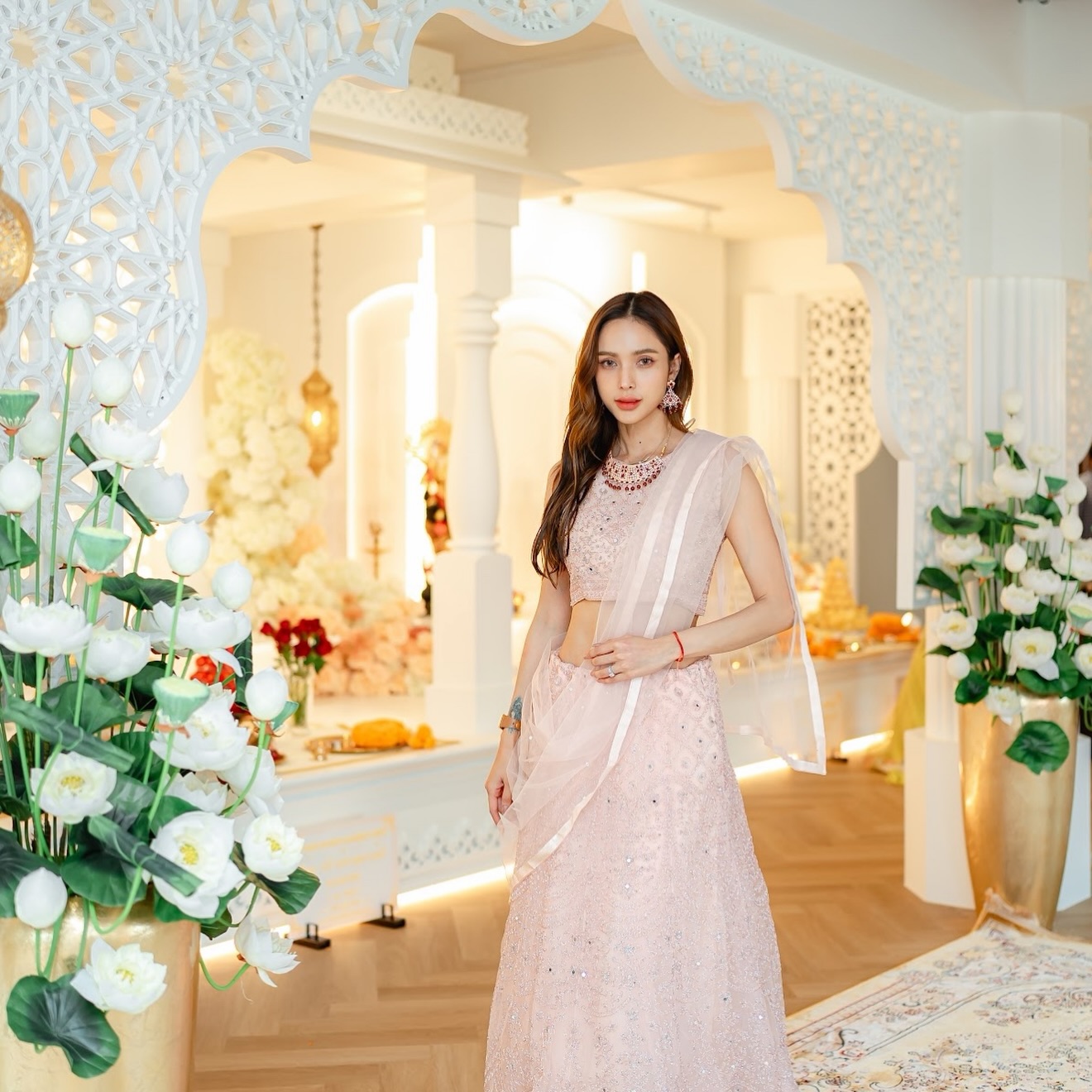 อุ้ม - ลักขณา วัธนวงส์ศิริ