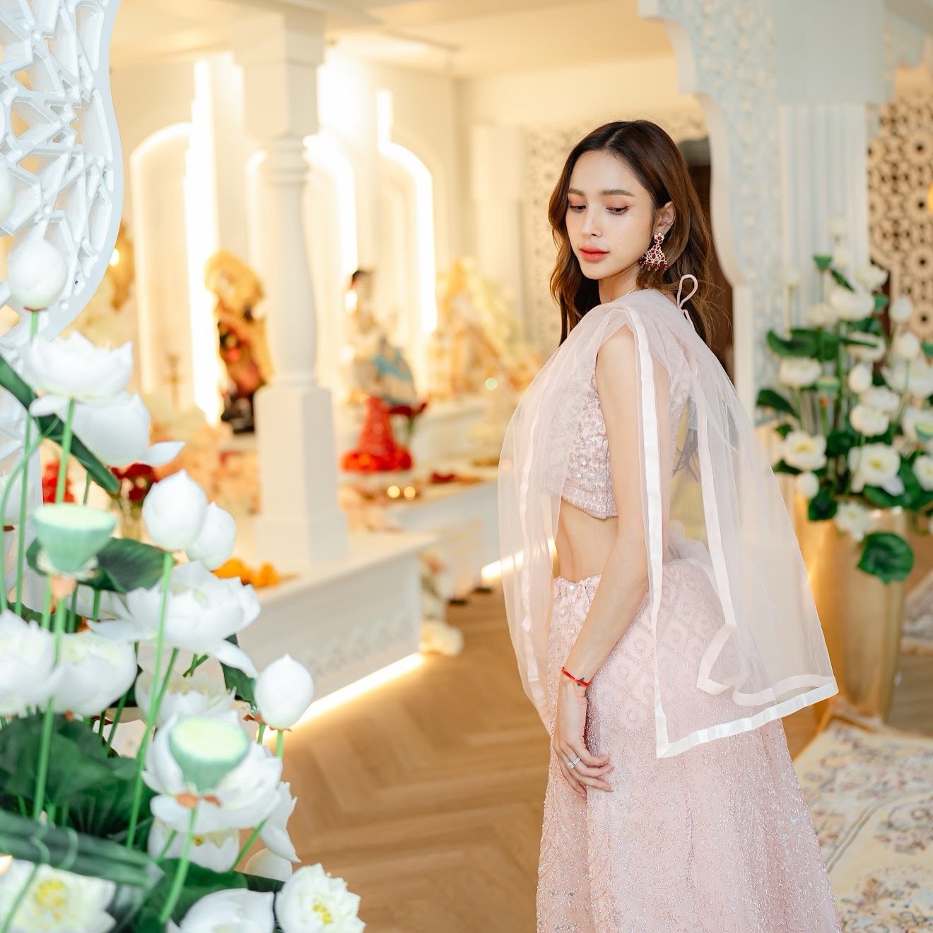 อุ้ม - ลักขณา วัธนวงส์ศิริ