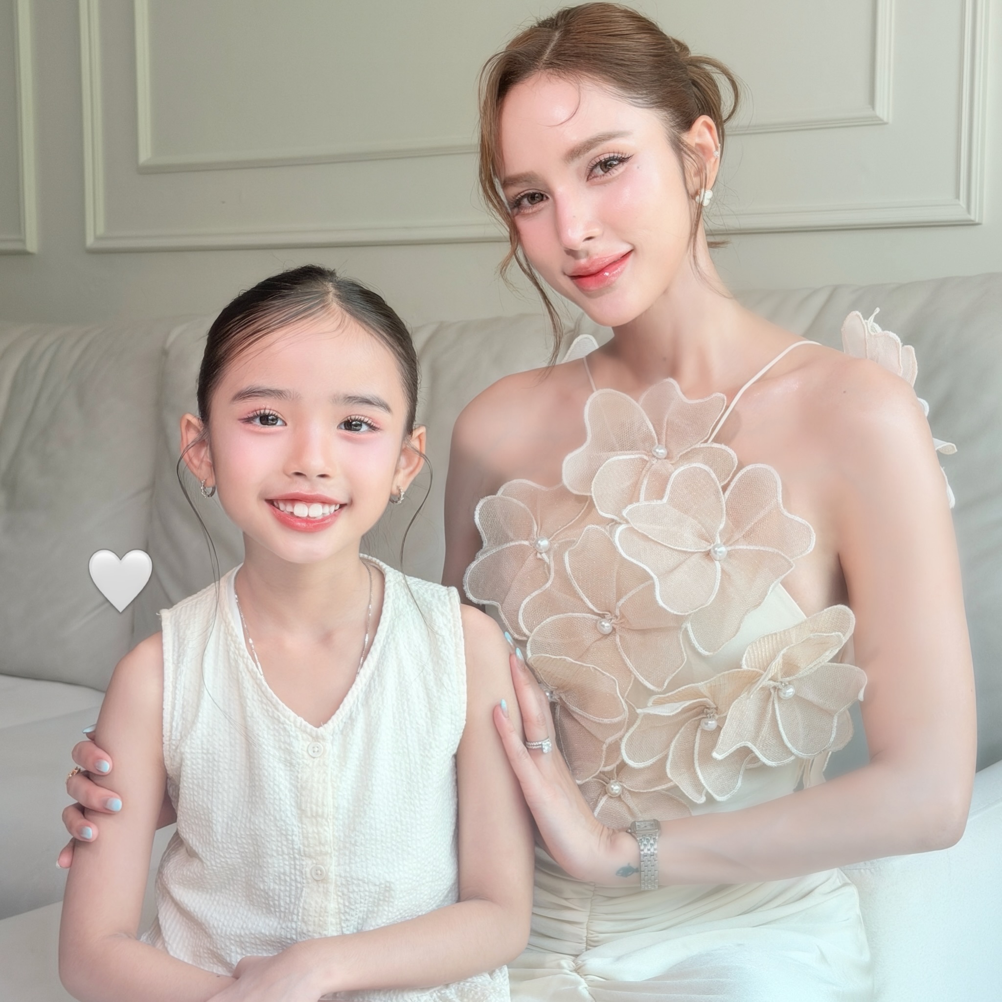อุ้ม - ลักขณา วัธนวงส์ศิริ