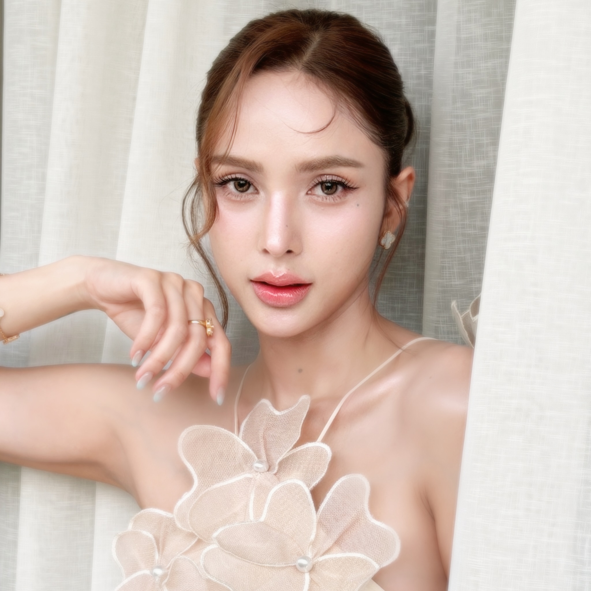 อุ้ม - ลักขณา วัธนวงส์ศิริ