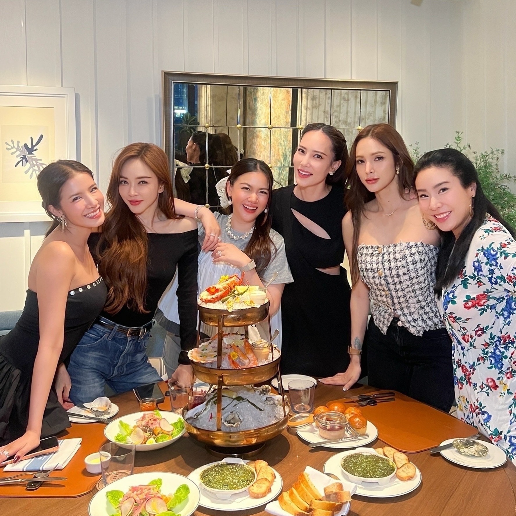 อุ้ม - ลักขณา วัธนวงส์ศิริ