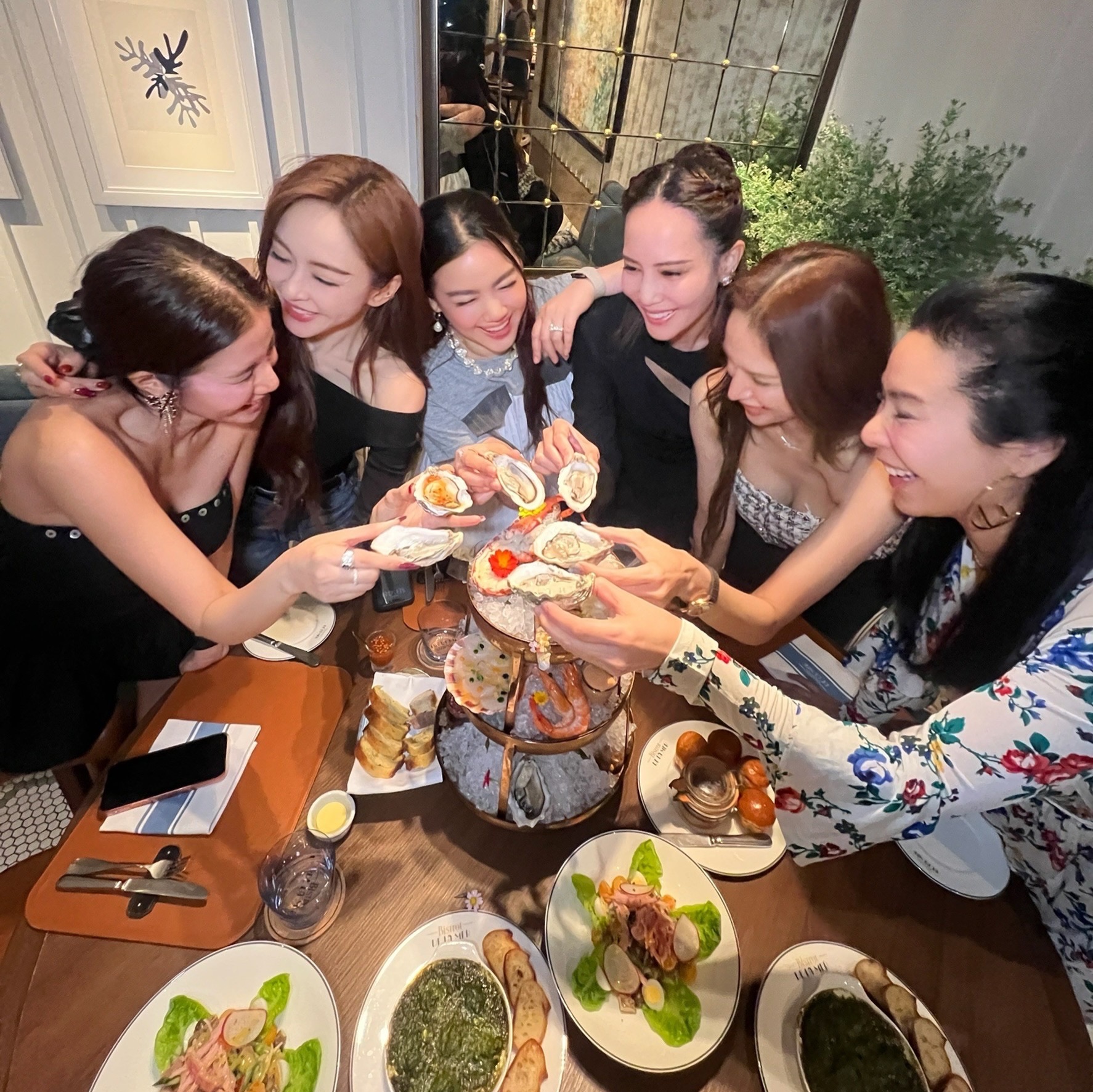 อุ้ม - ลักขณา วัธนวงส์ศิริ