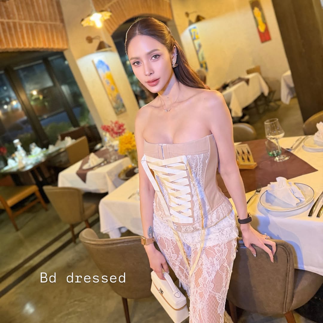 อุ้ม - ลักขณา วัธนวงส์ศิริ