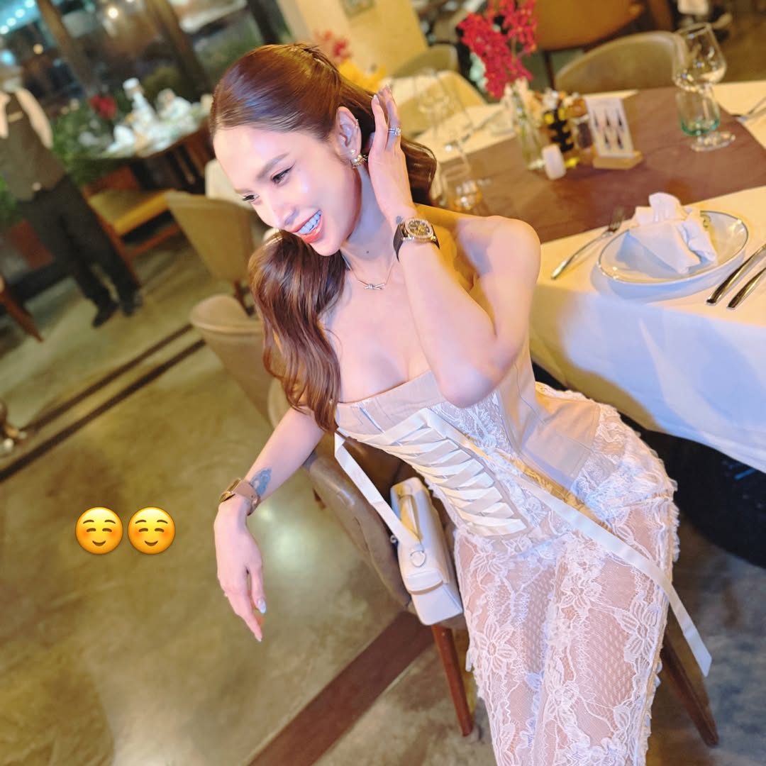 อุ้ม - ลักขณา วัธนวงส์ศิริ