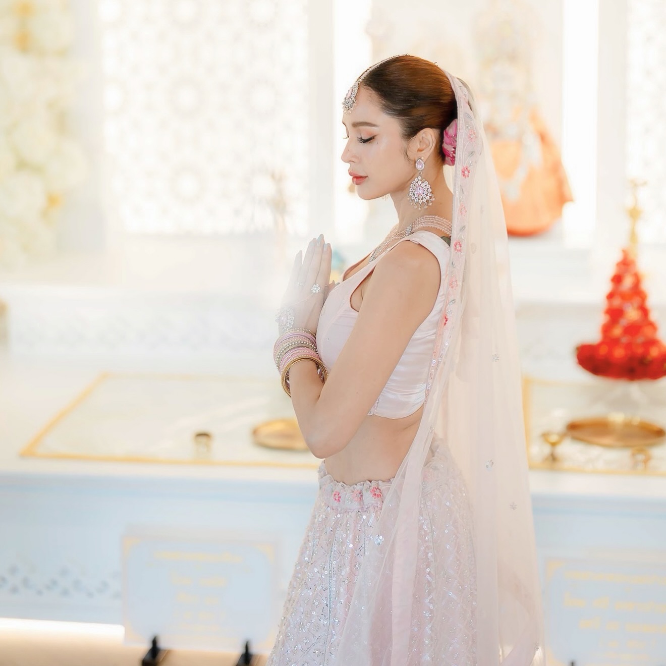อุ้ม - ลักขณา วัธนวงส์ศิริ