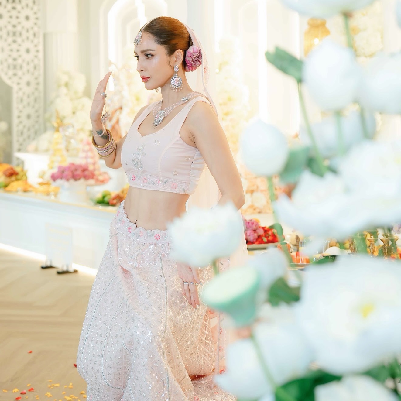 อุ้ม - ลักขณา วัธนวงส์ศิริ