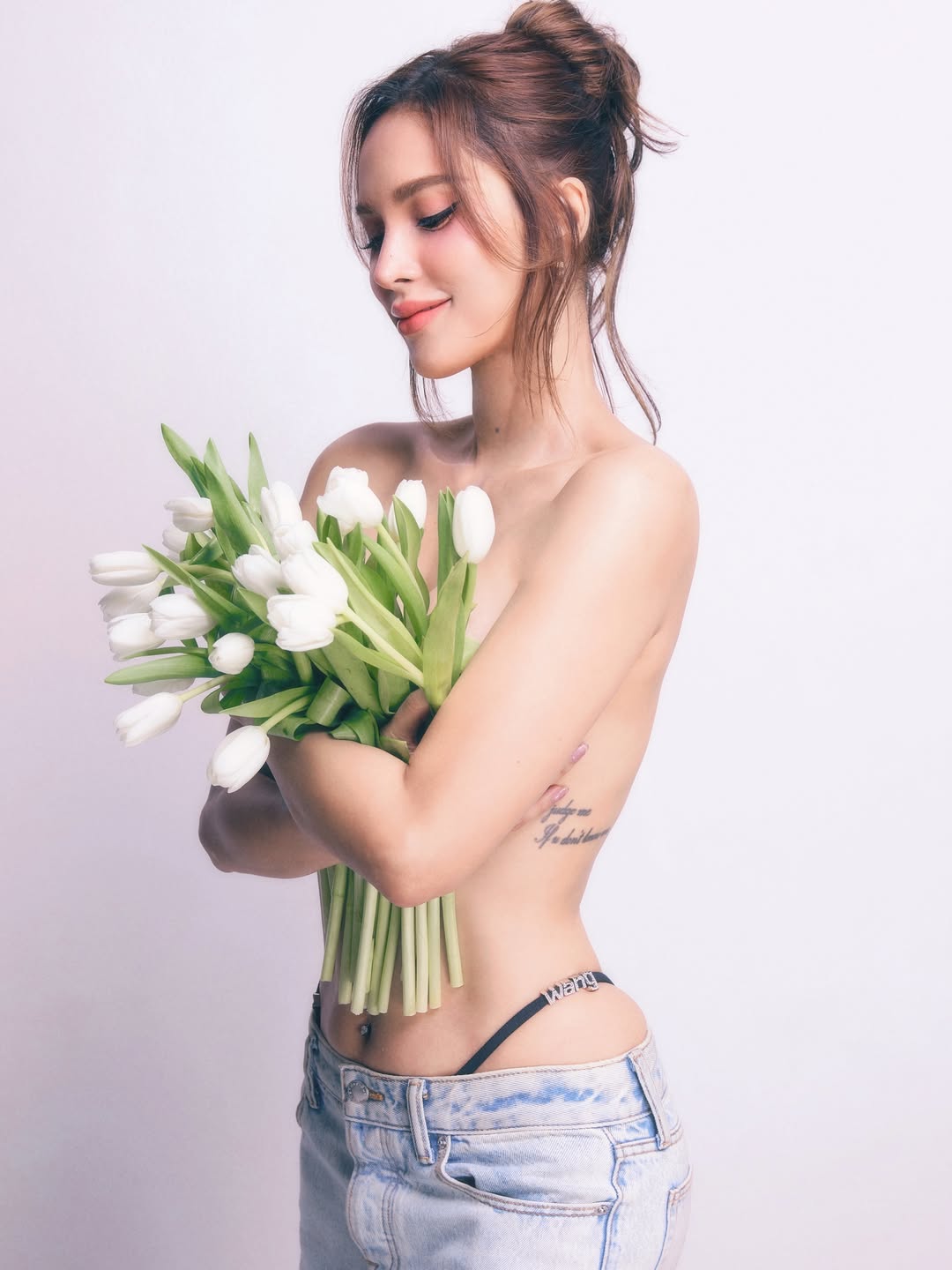 อุ้ม - ลักขณา วัธนวงส์ศิริ