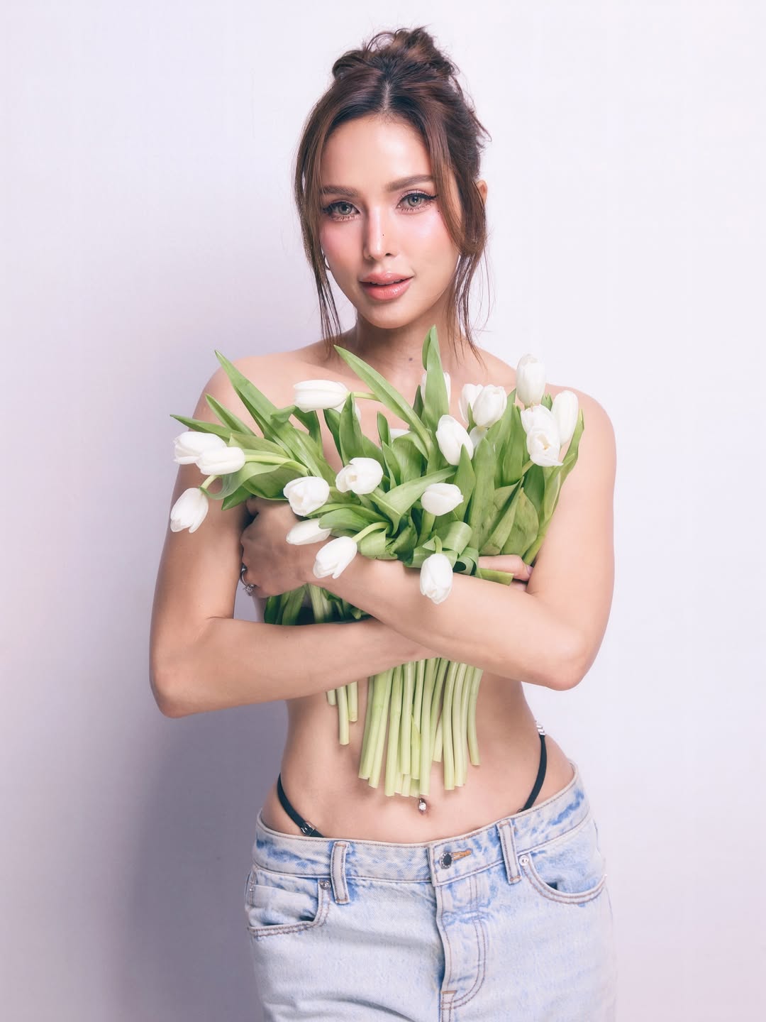 อุ้ม - ลักขณา วัธนวงส์ศิริ