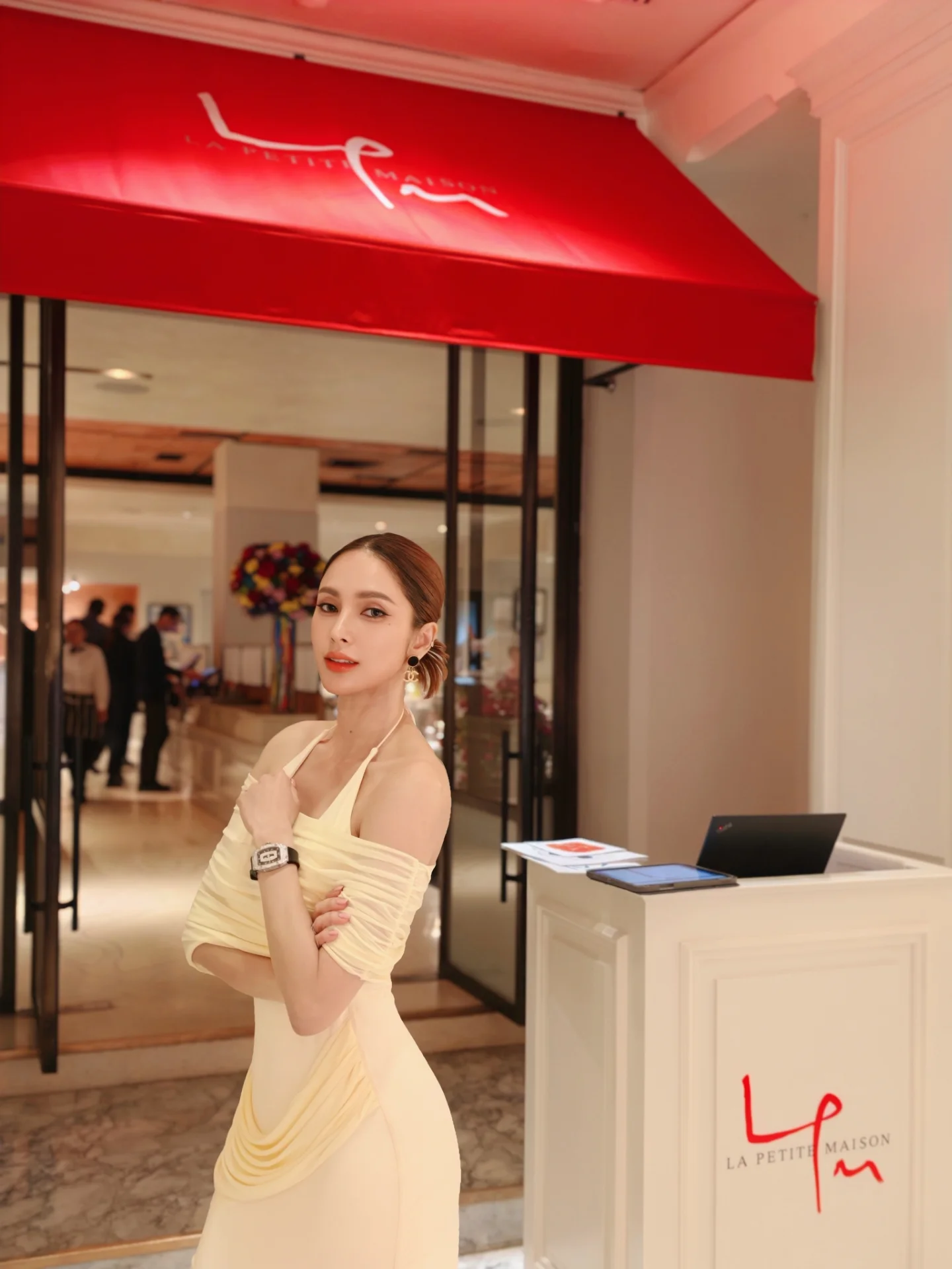 อุ้ม - ลักขณา วัธนวงส์ศิริ