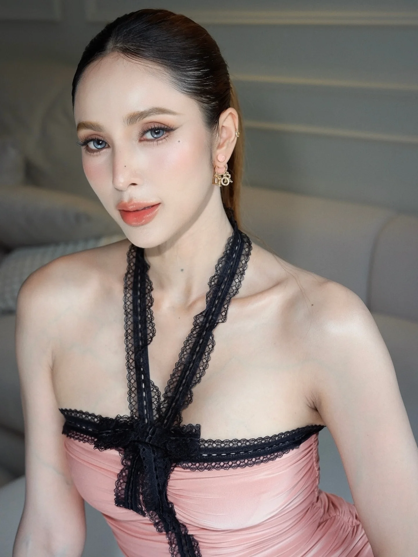 อุ้ม - ลักขณา วัธนวงส์ศิริ