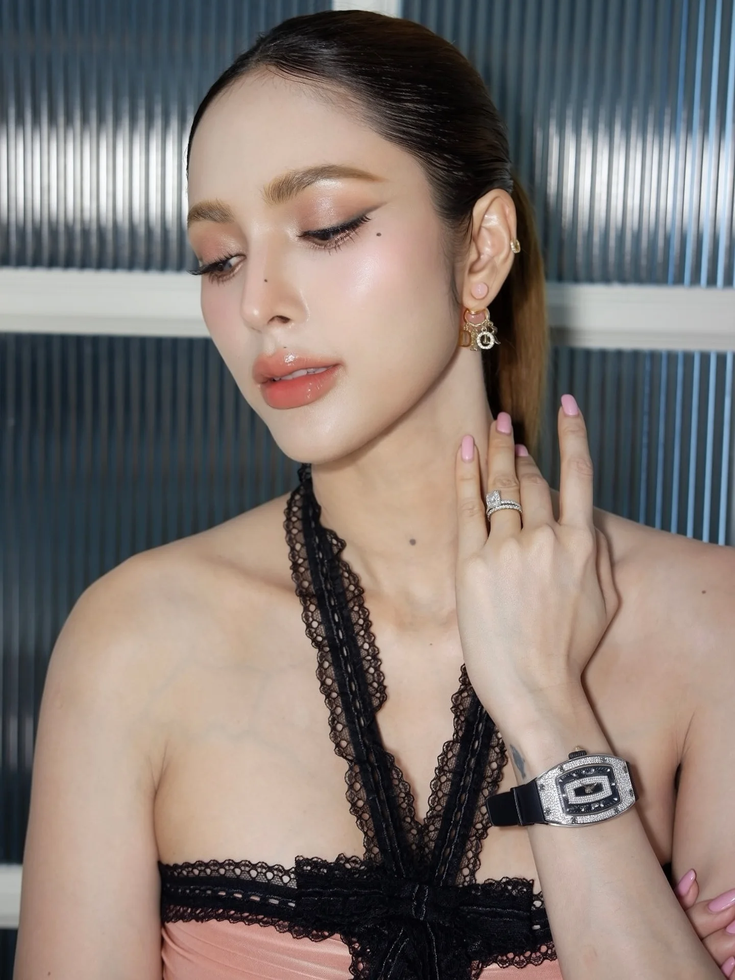 อุ้ม - ลักขณา วัธนวงส์ศิริ