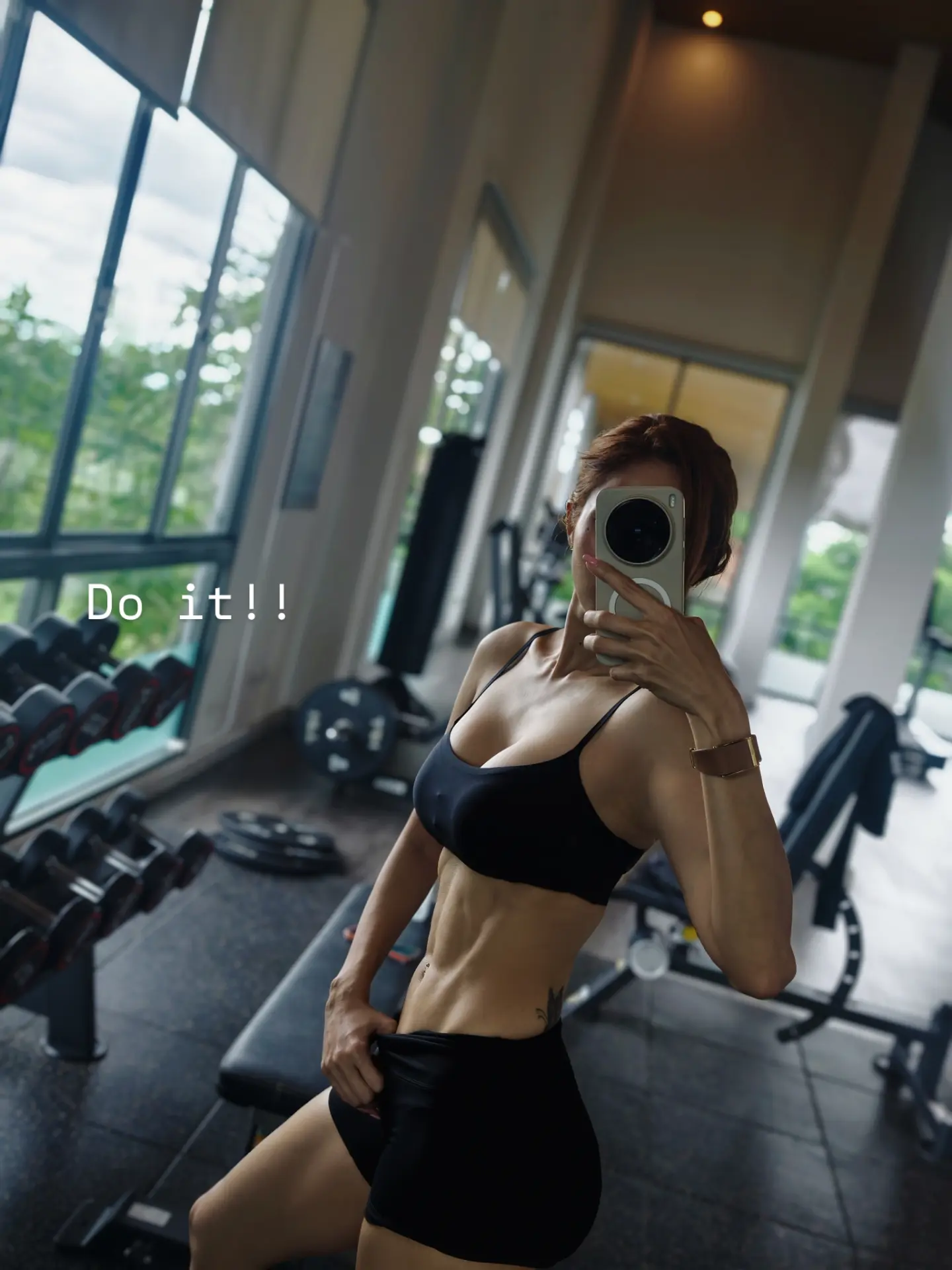 อุ้ม - ลักขณา วัธนวงส์ศิริ