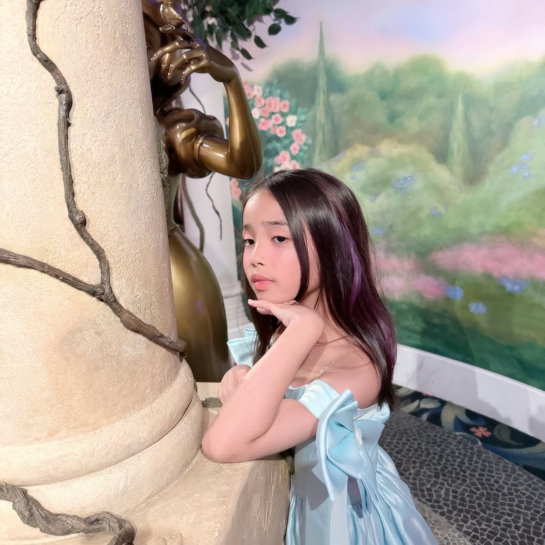 อุ้ม - ลักขณา วัธนวงส์ศิริ