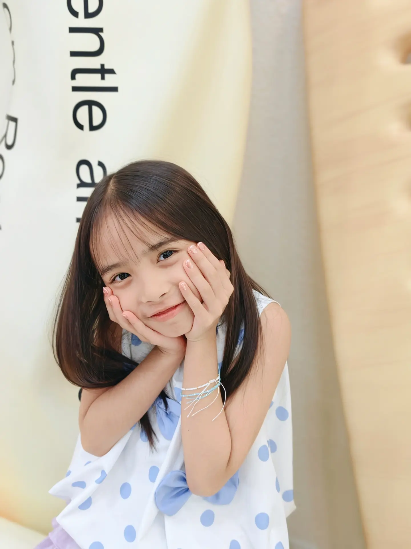 อุ้ม - ลักขณา วัธนวงส์ศิริ