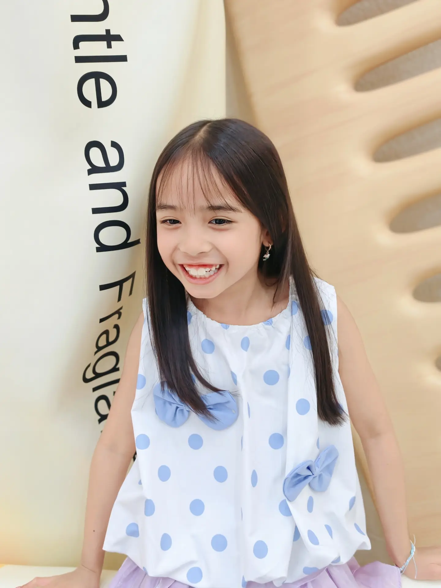 อุ้ม - ลักขณา วัธนวงส์ศิริ
