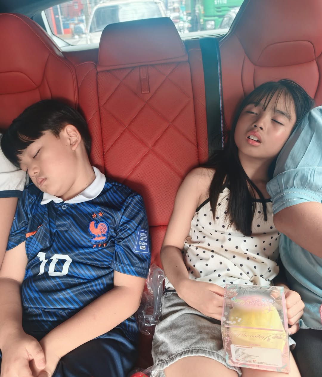 อุ้ม - ลักขณา วัธนวงส์ศิริ