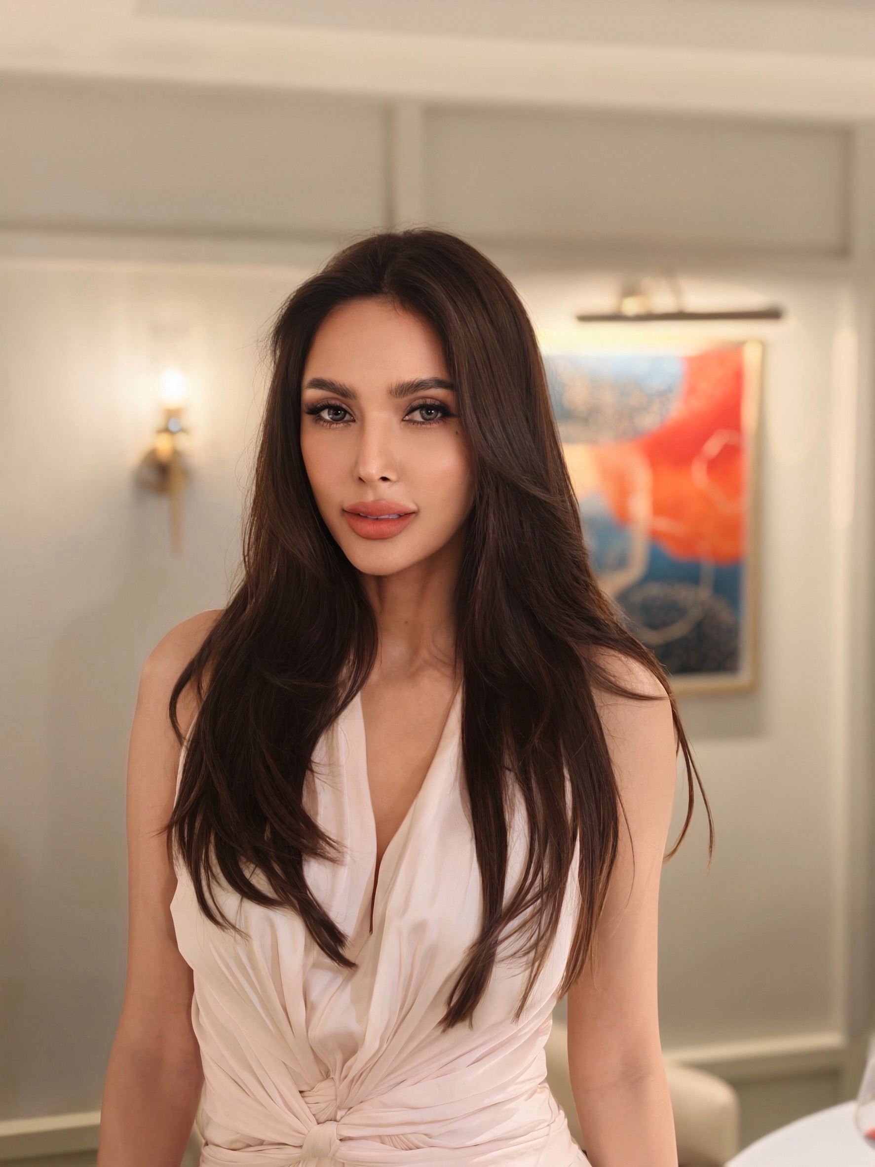 อุ้ม - ลักขณา วัธนวงส์ศิริ