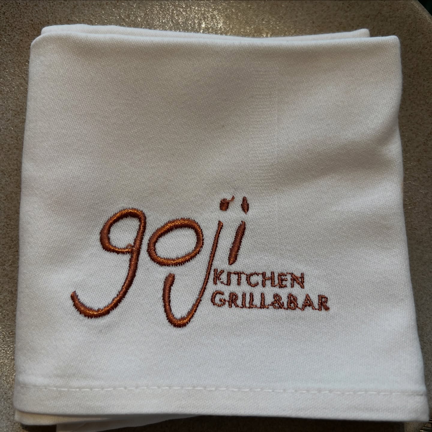 แอน - อลิชา หิรัญพฤกษ์