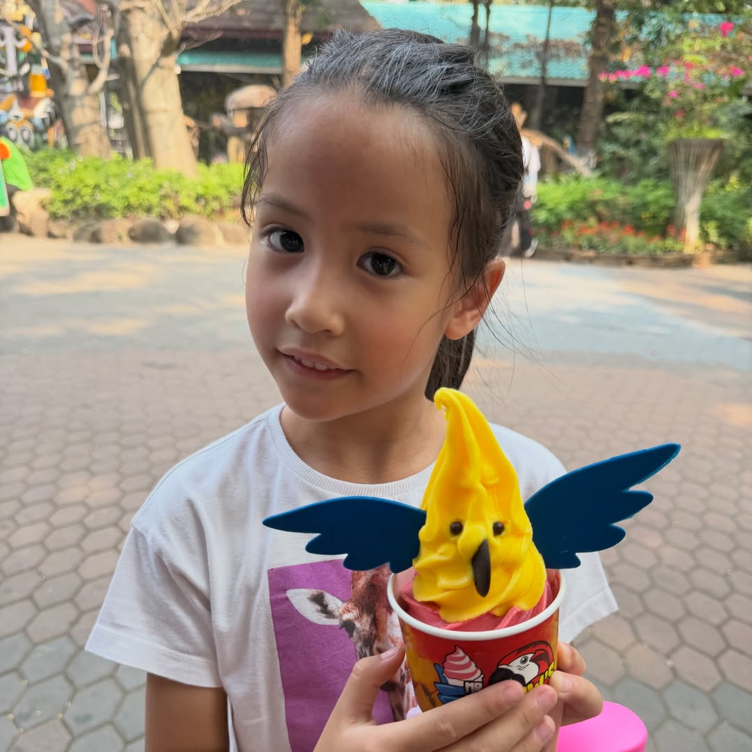 แอน - อลิชา หิรัญพฤกษ์