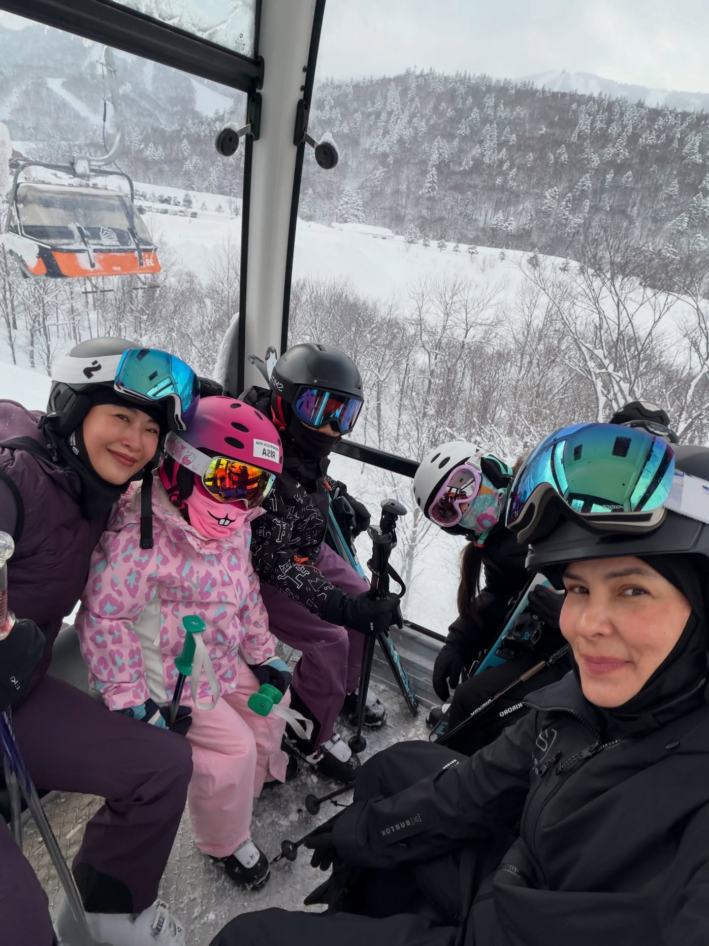 แอน - อลิชา หิรัญพฤกษ์