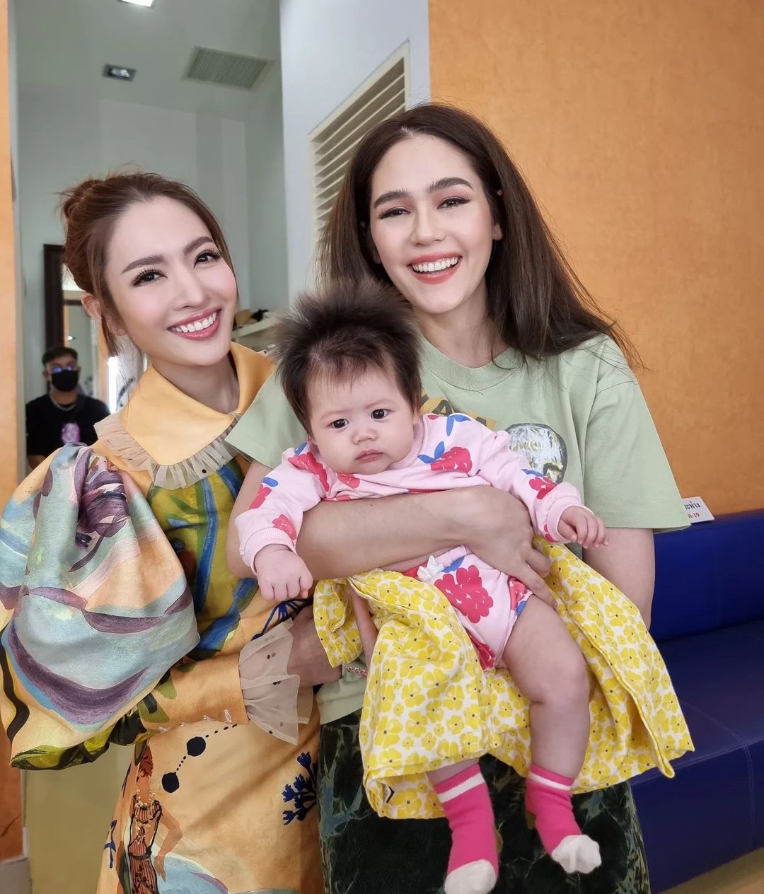 แอฟ - ทักษอร ภักดิ์สุขเจริญ