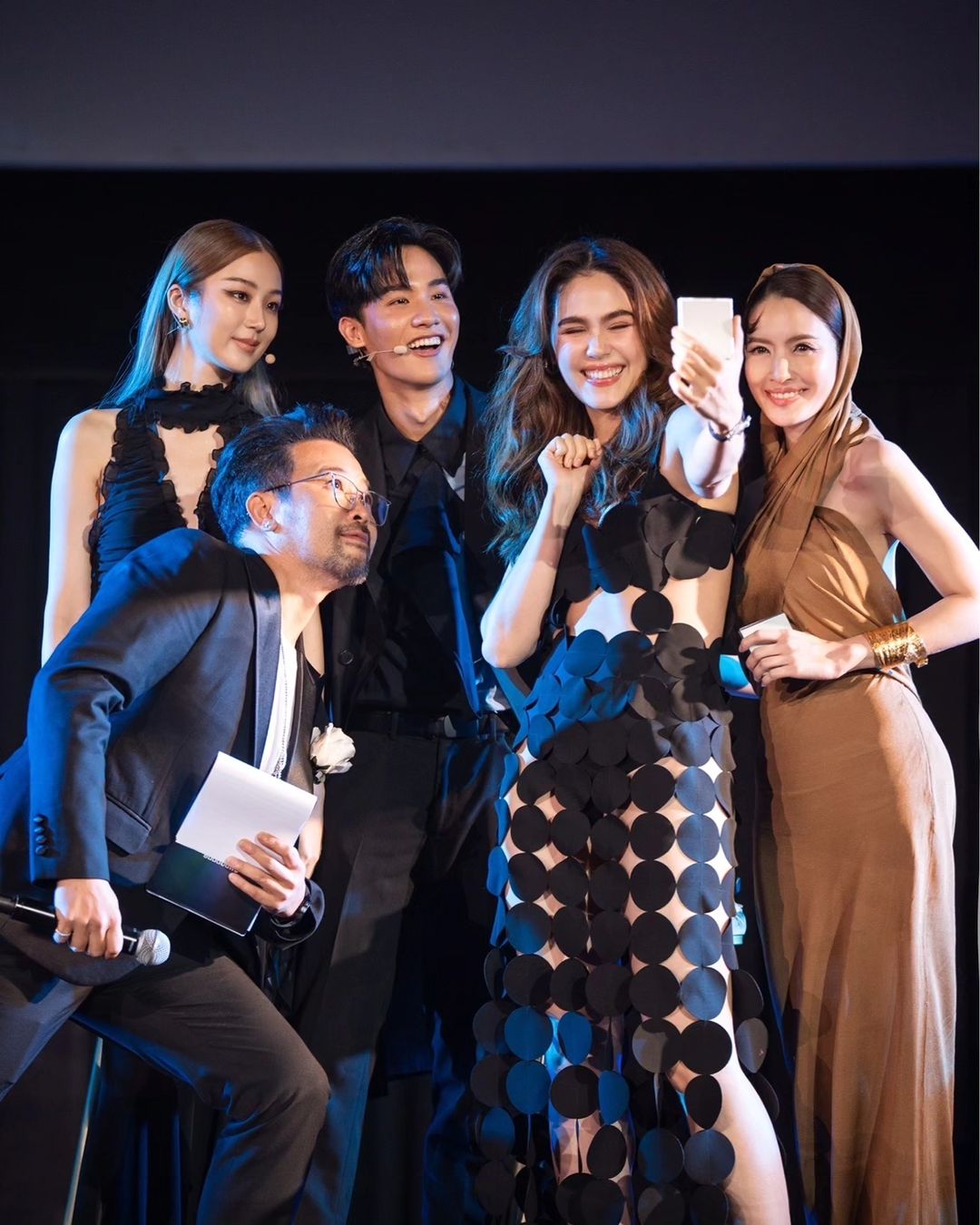 แอฟ - ทักษอร ภักดิ์สุขเจริญ