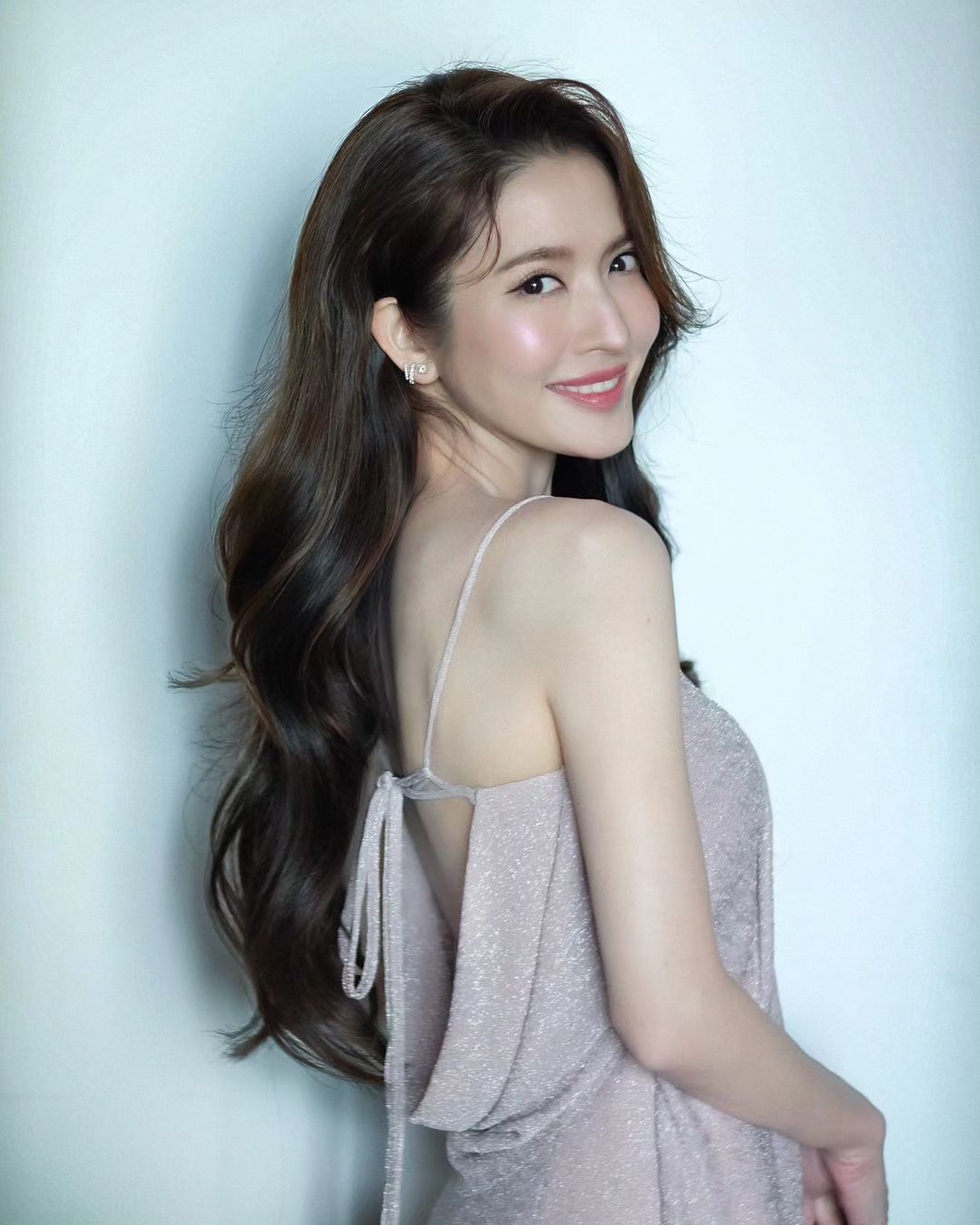 แอฟ - ทักษอร ภักดิ์สุขเจริญ