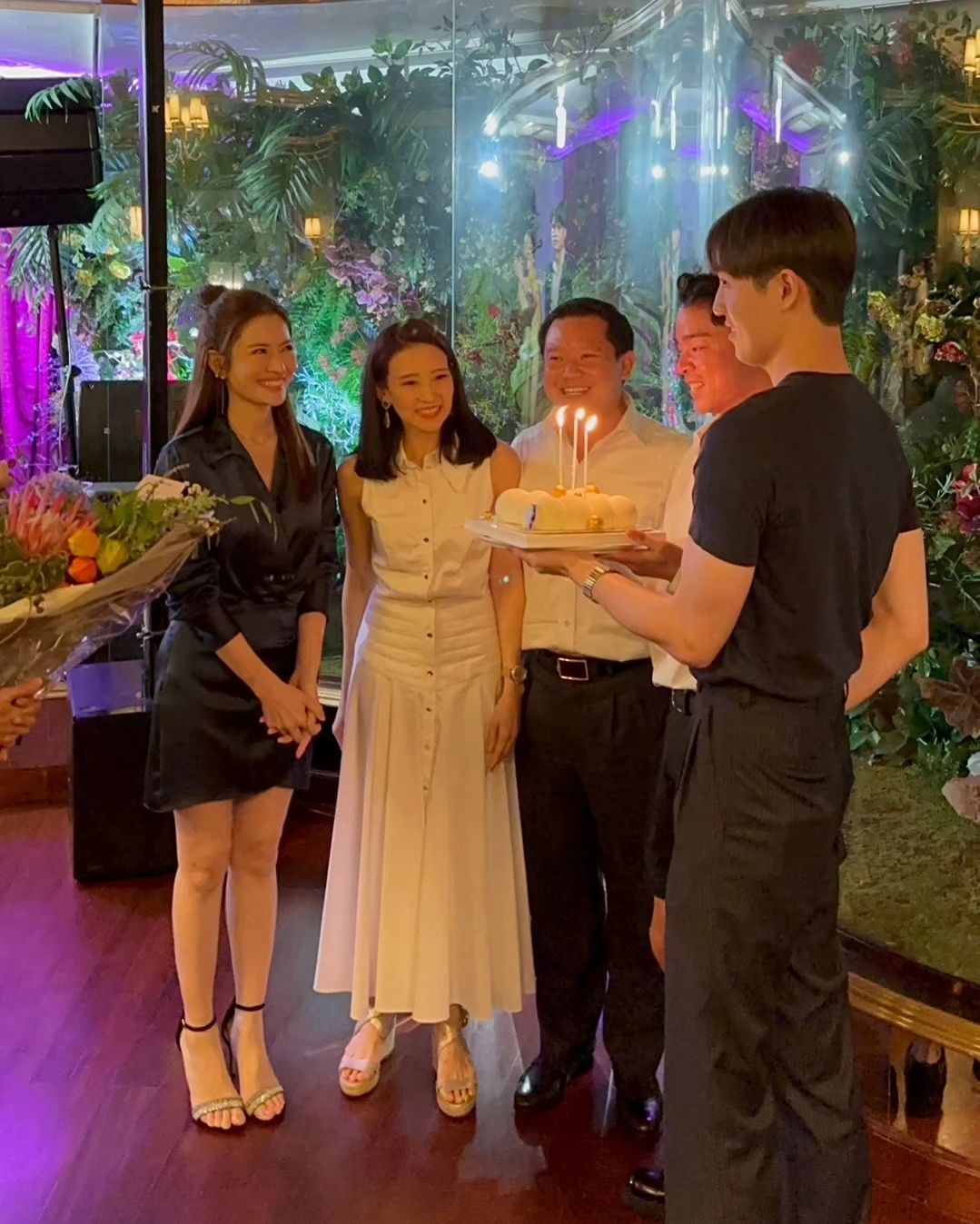 แอฟ - ทักษอร ภักดิ์สุขเจริญ