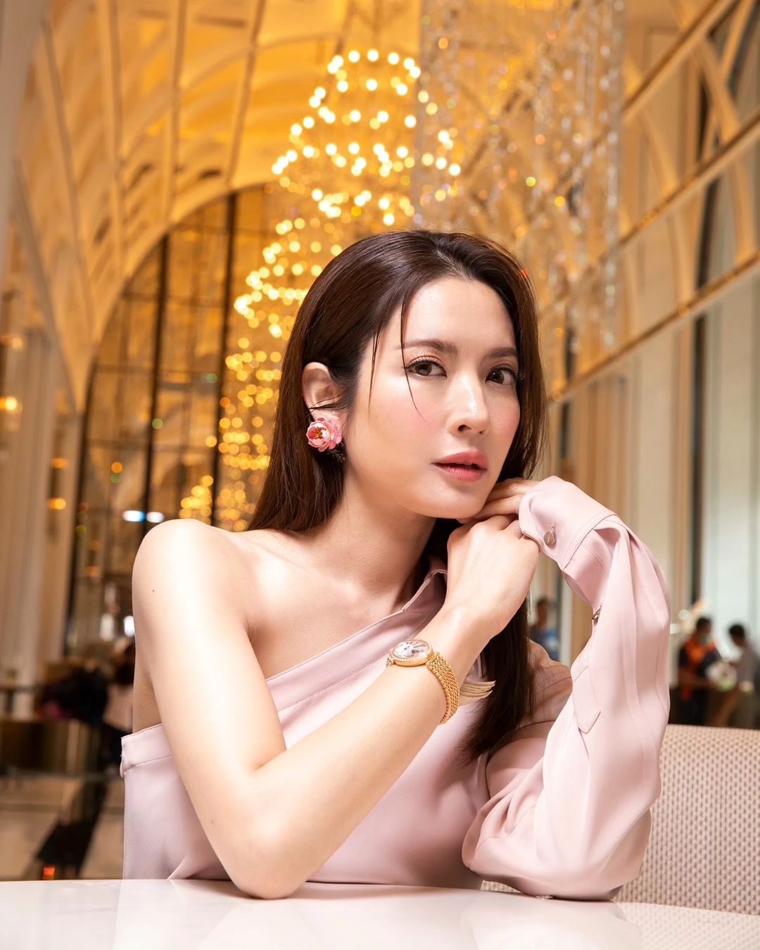 แอฟ - ทักษอร ภักดิ์สุขเจริญ