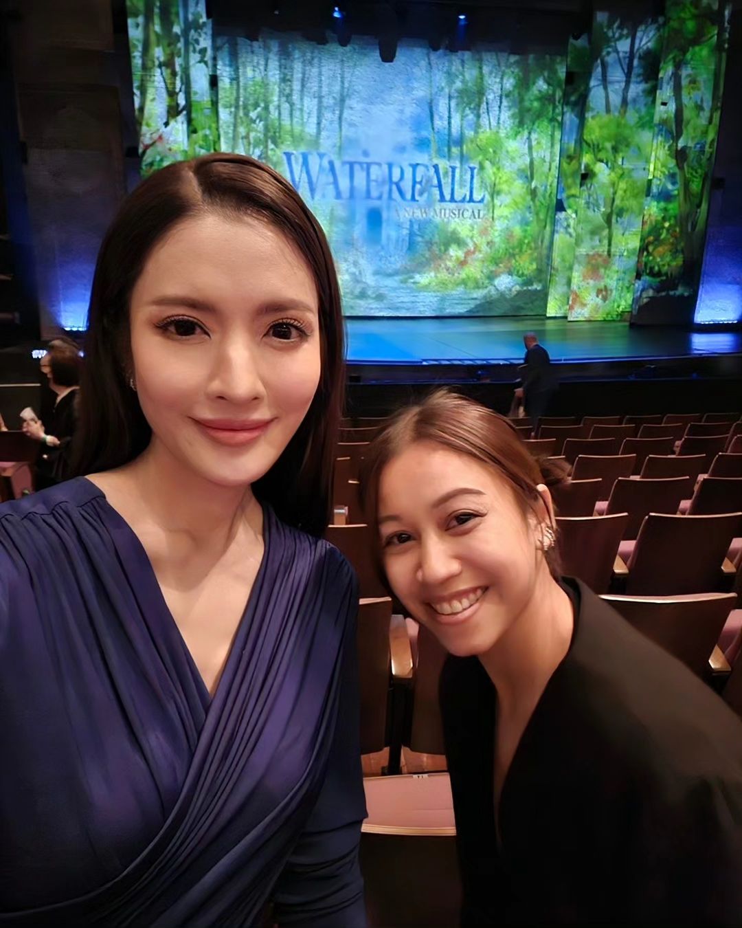 แอฟ - ทักษอร ภักดิ์สุขเจริญ