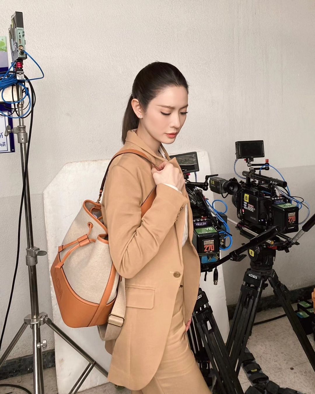 แอฟ - ทักษอร ภักดิ์สุขเจริญ