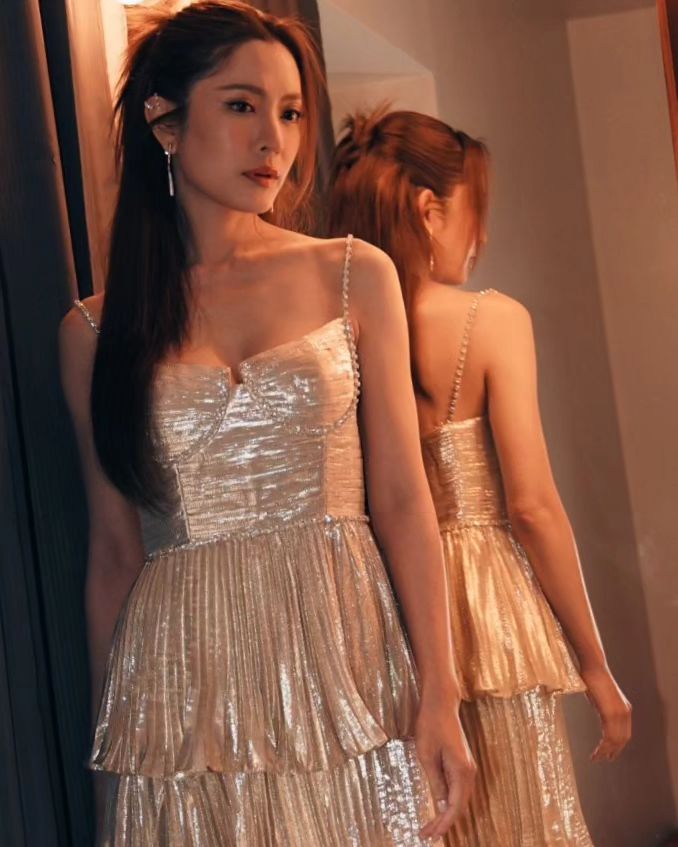 แอฟ - ทักษอร ภักดิ์สุขเจริญ
