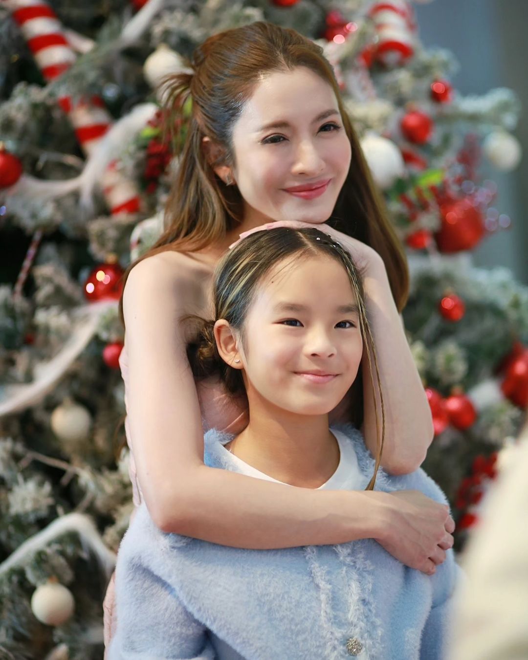 แอฟ - ทักษอร ภักดิ์สุขเจริญ