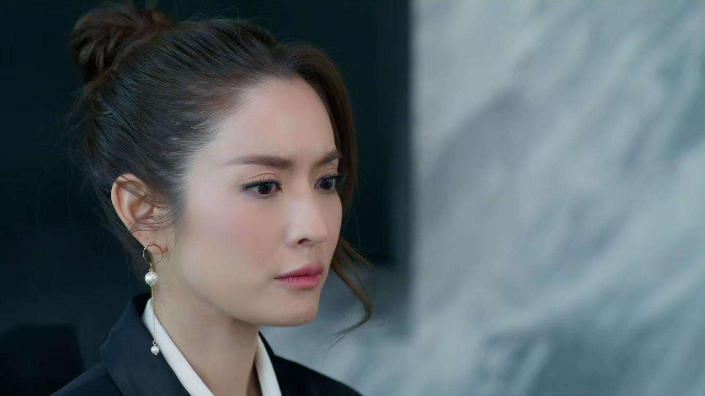 แอฟ - ทักษอร ภักดิ์สุขเจริญ