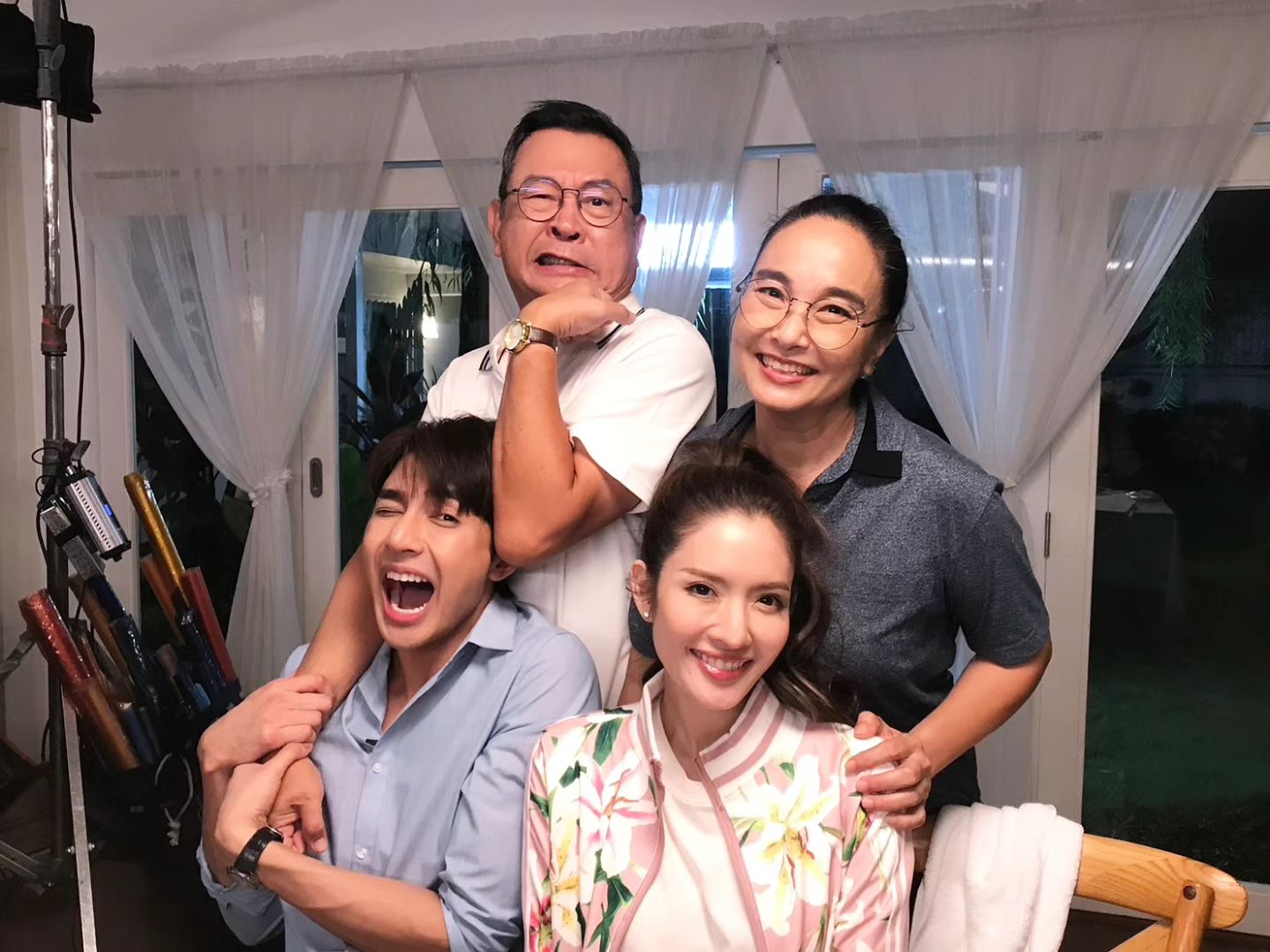 แอฟ - ทักษอร ภักดิ์สุขเจริญ