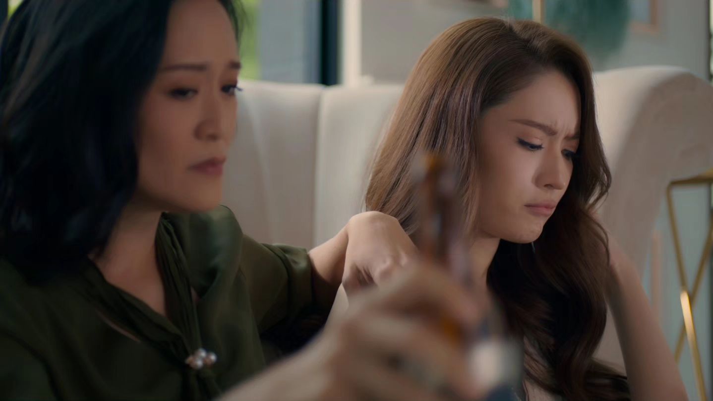 แอฟ - ทักษอร ภักดิ์สุขเจริญ