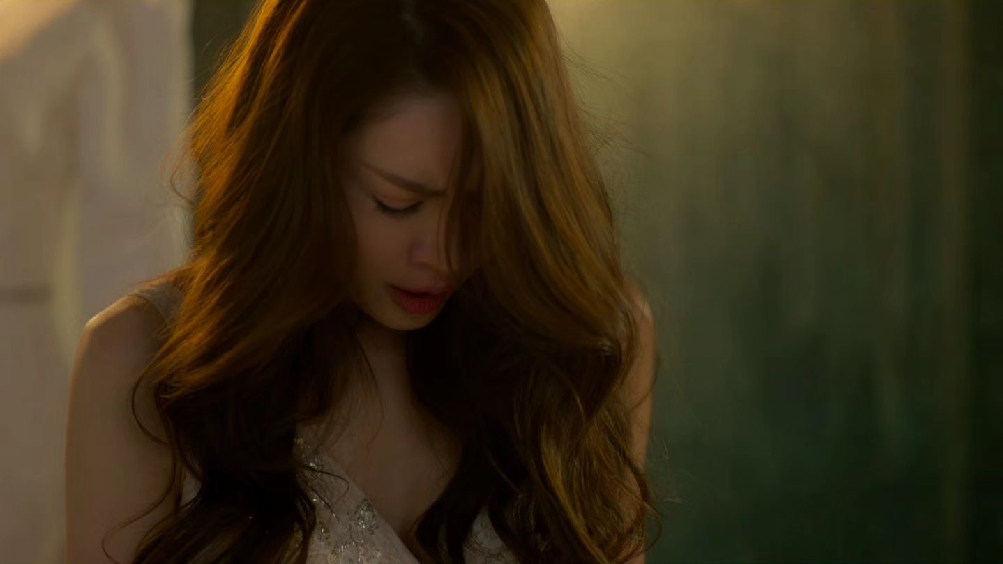 แอฟ - ทักษอร ภักดิ์สุขเจริญ