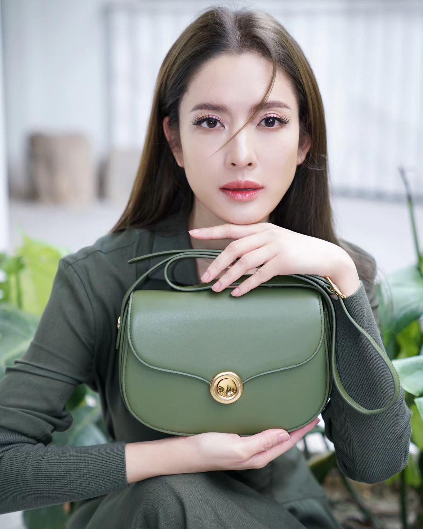 แอฟ - ทักษอร ภักดิ์สุขเจริญ