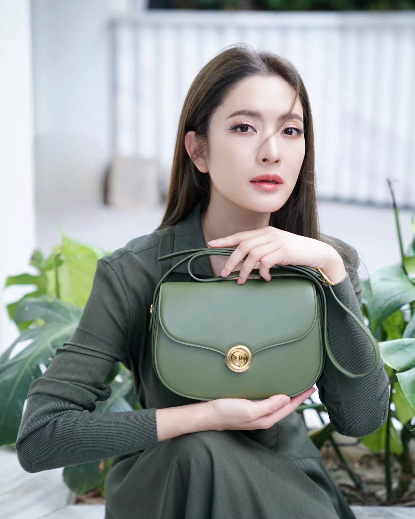 แอฟ - ทักษอร ภักดิ์สุขเจริญ